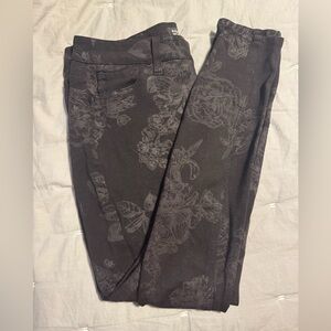 Design Lab Lord & Taylor Black Floral Skinny Jeans